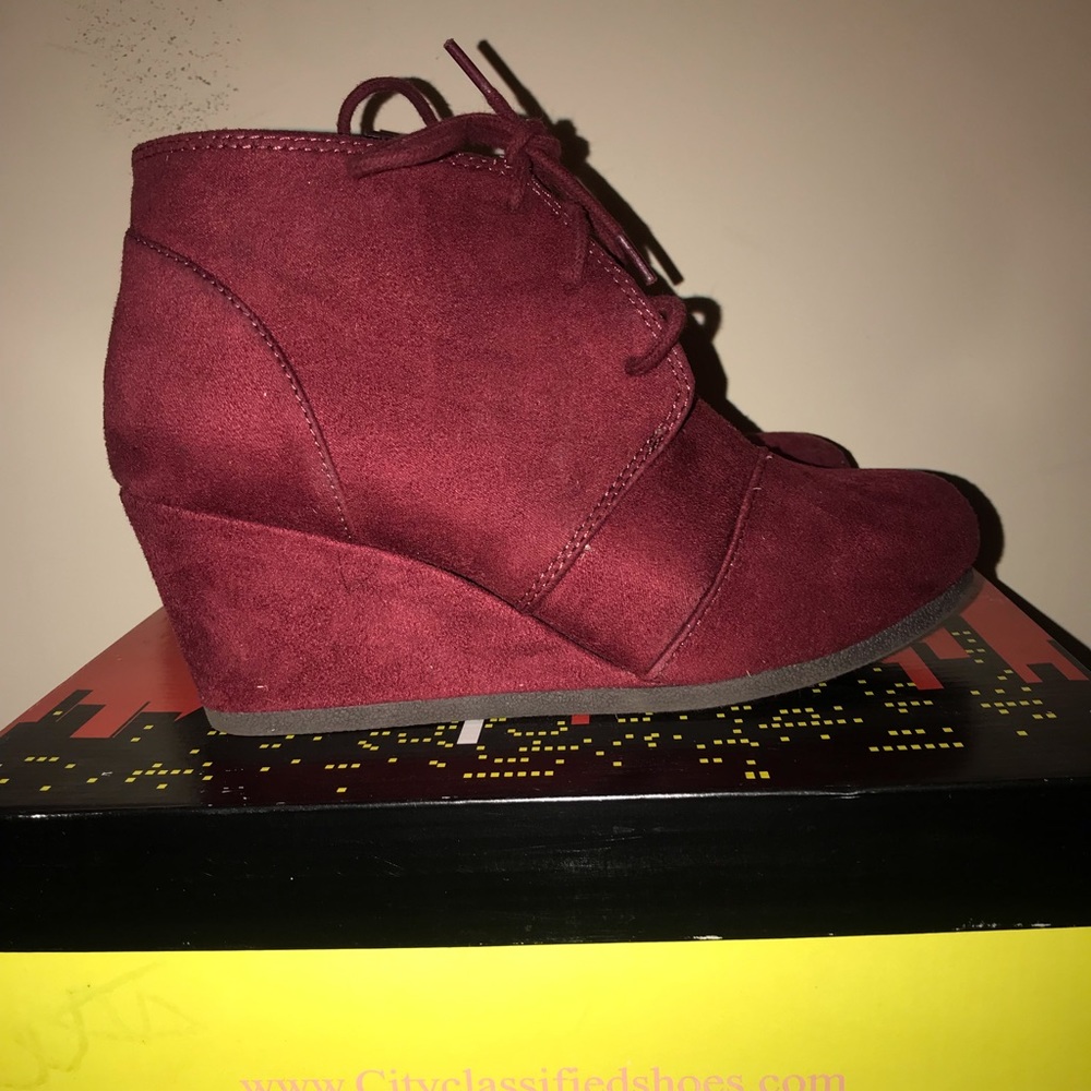Red booties - Picture 4 of 5